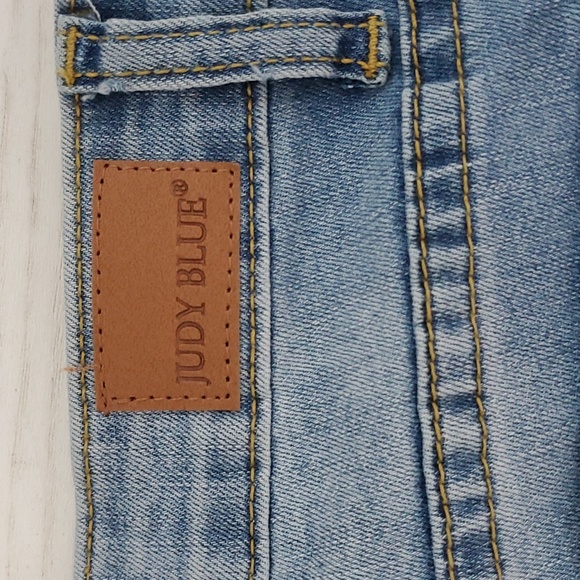 Judy Blue jeans - Picture 6 of 6